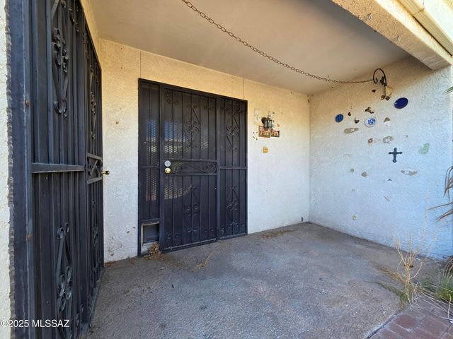 4172 N Western Winds Drive, Tucson, AZ 85705