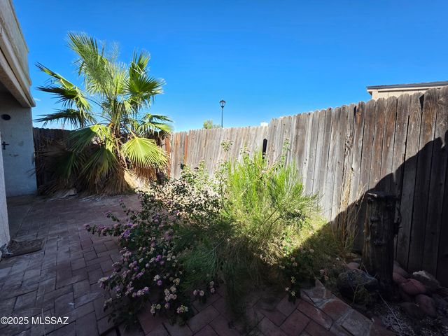 4172 N Western Winds Drive, Tucson, AZ 85705