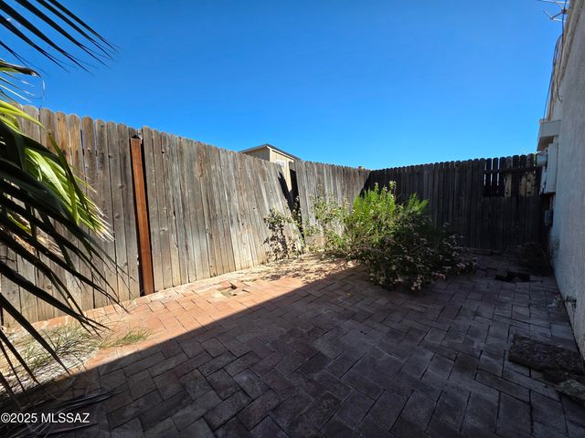 4172 N Western Winds Drive, Tucson, AZ 85705