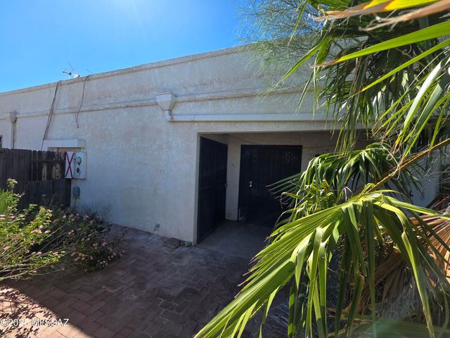 4172 N Western Winds Drive, Tucson, AZ 85705