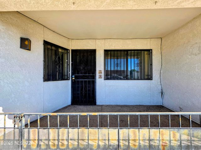 4172 N Western Winds Drive, Tucson, AZ 85705