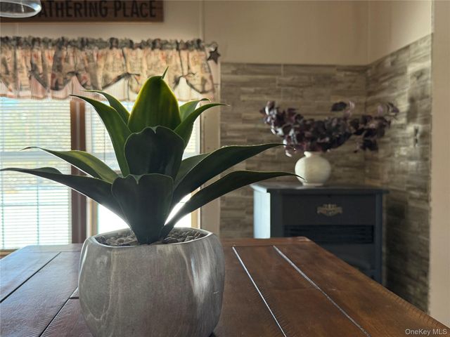 326 Long Lane, Bloomingburg, NY 12721