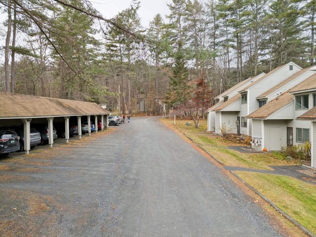 86 Woodhaven Drive, Hartford, VT 05001