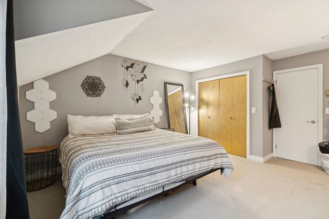 86 Woodhaven Drive, Hartford, VT 05001