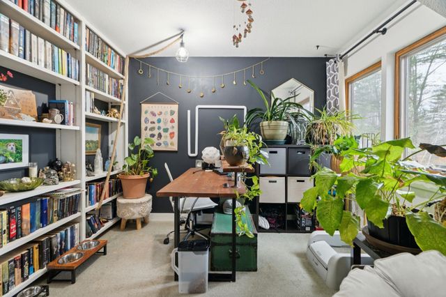 86 Woodhaven Drive, Hartford, VT 05001