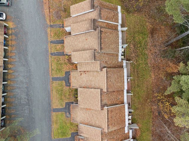 86 Woodhaven Drive, Hartford, VT 05001