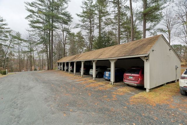 86 Woodhaven Drive, Hartford, VT 05001