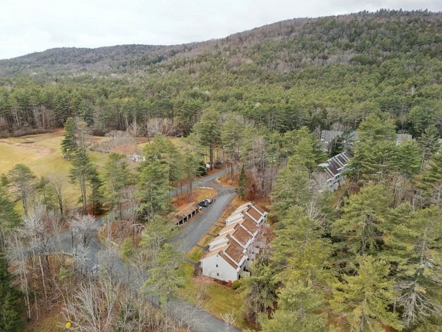 86 Woodhaven Drive, Hartford, VT 05001