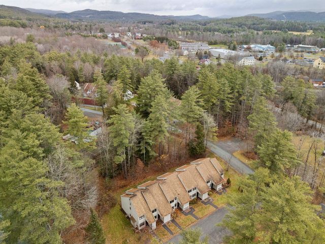 86 Woodhaven Drive, Hartford, VT 05001