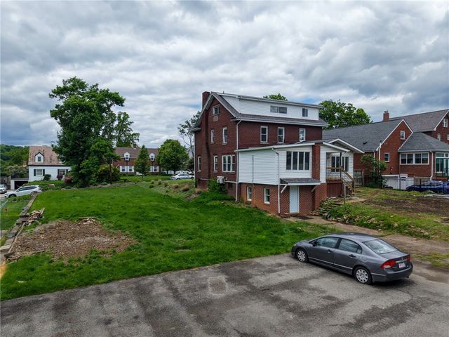 1202 Cambridge St, Harrison Twp, PA 15065