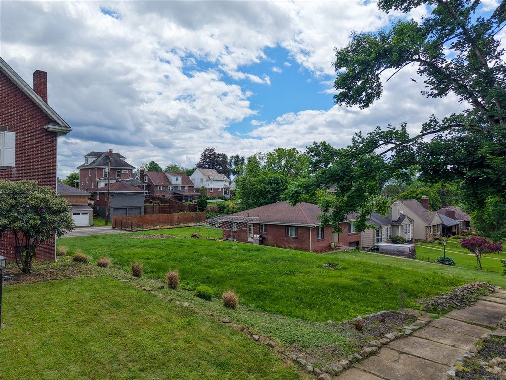 1202 Cambridge St, Harrison Twp, PA 15065