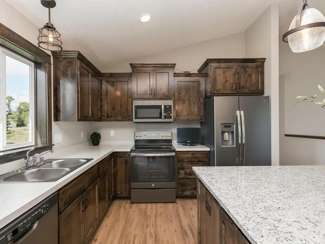 4828 361st Avenue NE, Cambridge, MN 55008