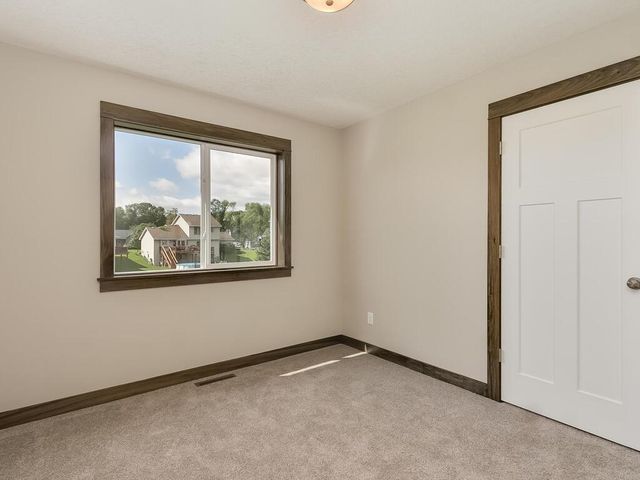 4828 361st Avenue NE, Cambridge, MN 55008