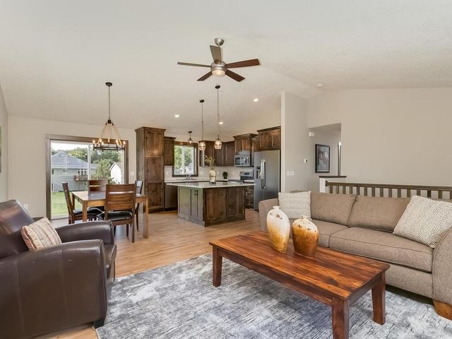 4828 361st Avenue NE, Cambridge, MN 55008