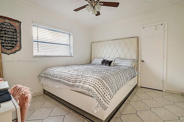 2210 NW 91st Terrace, Pembroke Pines, FL 33024