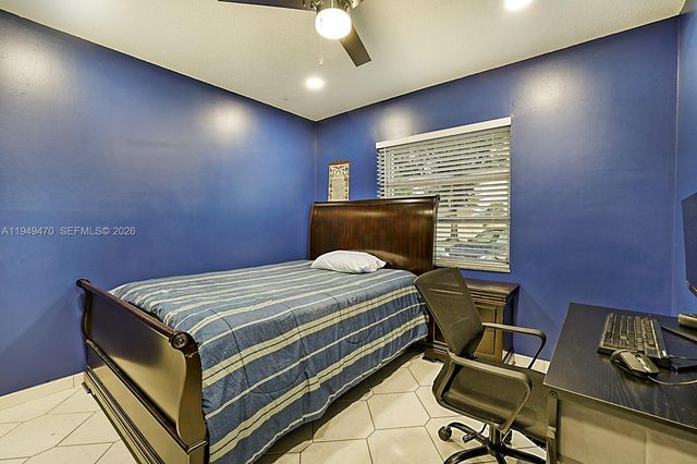 2210 NW 91st Terrace, Pembroke Pines, FL 33024
