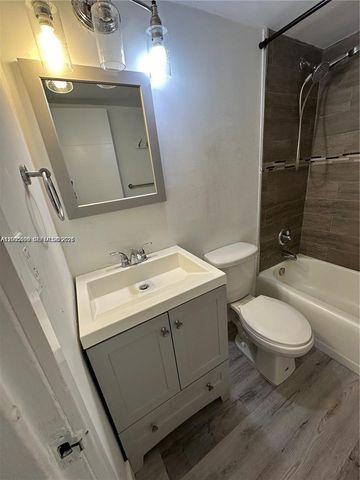 7545 E Treasure Dr 9H, North Bay Village, FL 33141