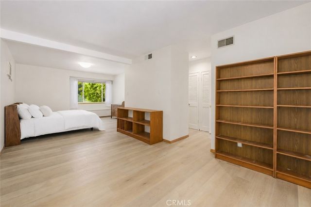 5065 Casa Drive, Tarzana, CA 91356