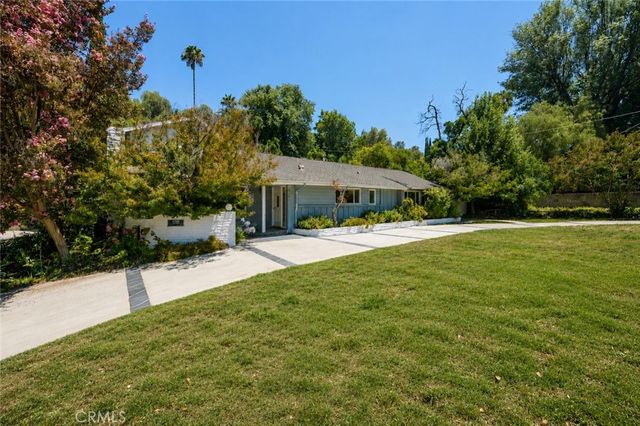5065 Casa Drive, Tarzana, CA 91356