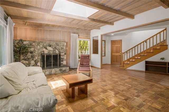 5065 Casa Drive, Tarzana, CA 91356