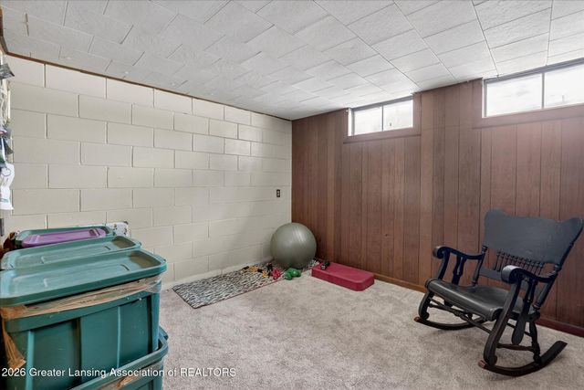 4029 N Pine Dell Drive, Lansing, MI 48911