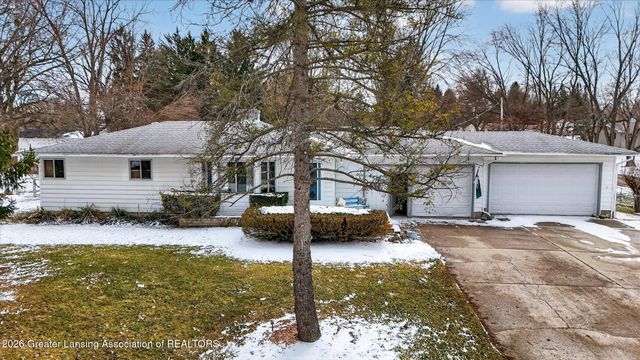 4029 N Pine Dell Drive, Lansing, MI 48911