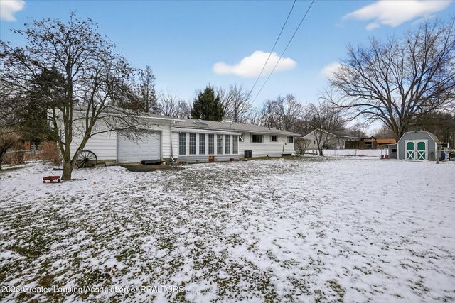 4029 N Pine Dell Drive, Lansing, MI 48911