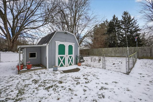 4029 N Pine Dell Drive, Lansing, MI 48911