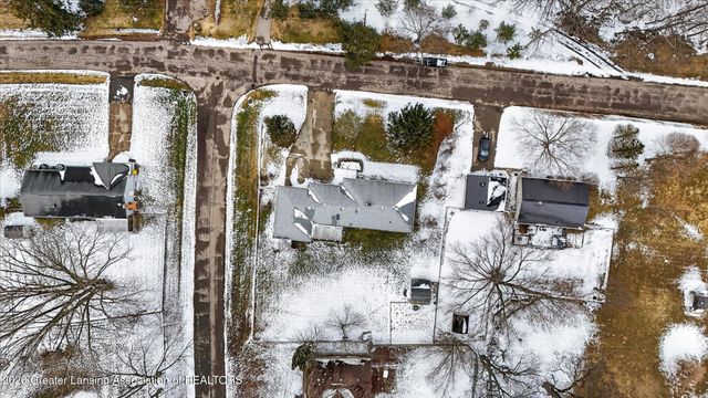 4029 N Pine Dell Drive, Lansing, MI 48911