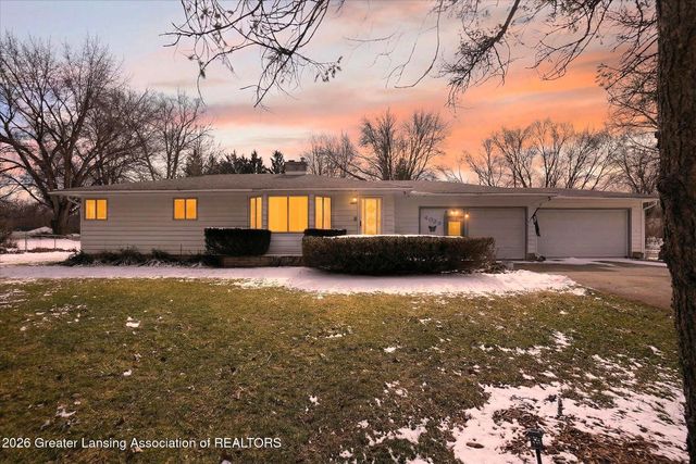 4029 N Pine Dell Drive, Lansing, MI 48911