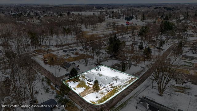 4029 N Pine Dell Drive, Lansing, MI 48911