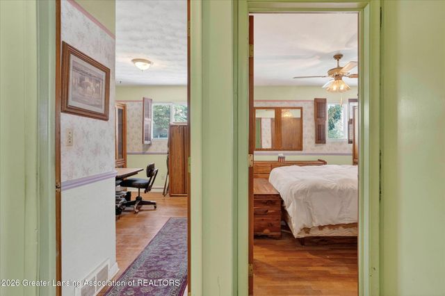 4029 N Pine Dell Drive, Lansing, MI 48911