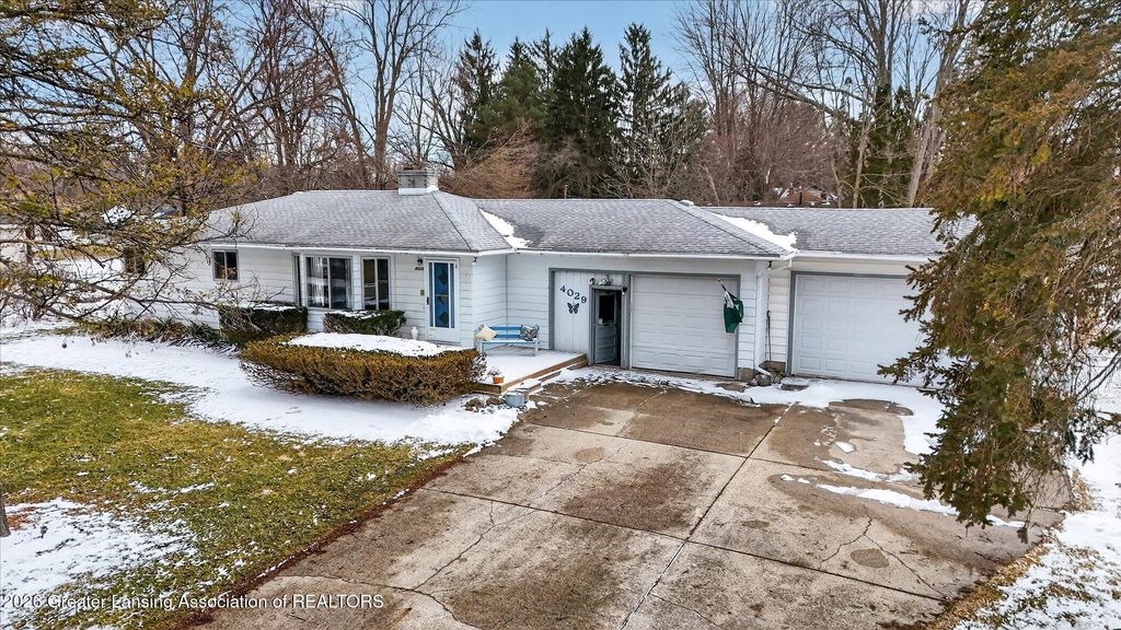 4029 N Pine Dell Drive, Lansing, MI 48911