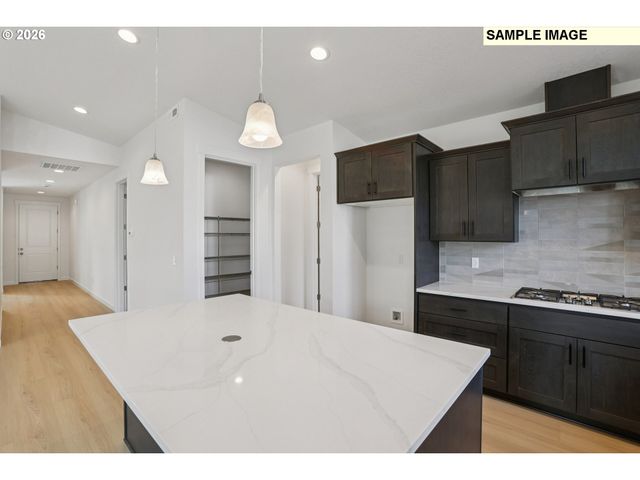 10279 Se VRADENBURG Rd 356, Happy Valley, OR 97086