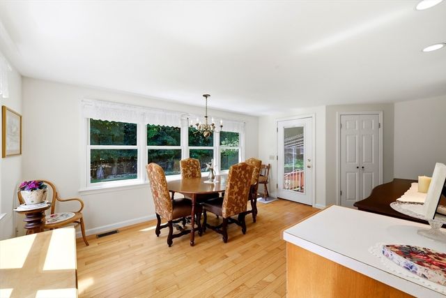 20 Hickory Lane, Hampden, MA 01036