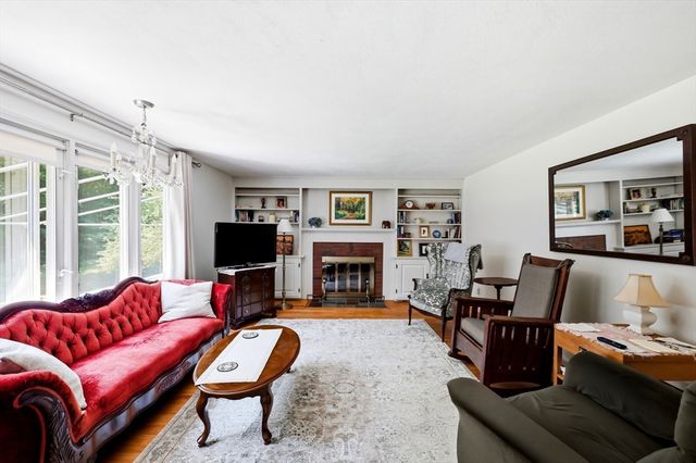 20 Hickory Lane, Hampden, MA 01036