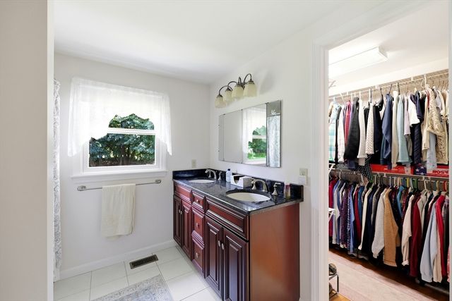 20 Hickory Lane, Hampden, MA 01036
