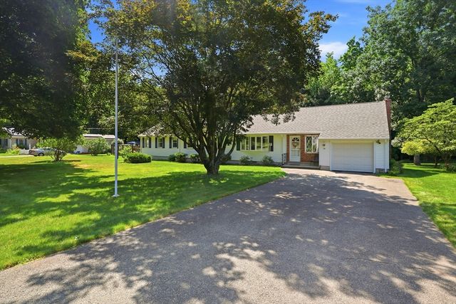 20 Hickory Lane, Hampden, MA 01036