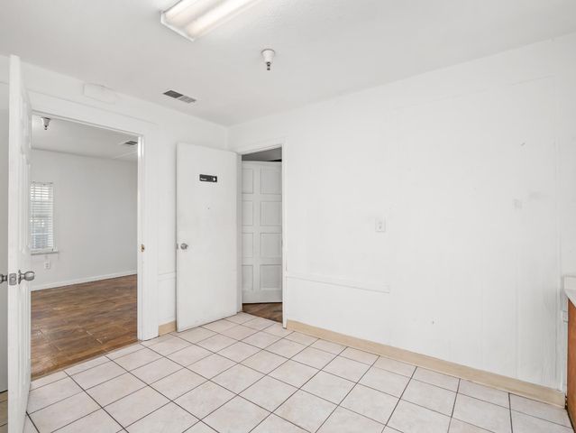 2624 E Olive, Fresno, CA 93701