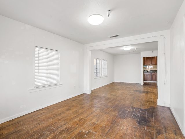 2624 E Olive, Fresno, CA 93701