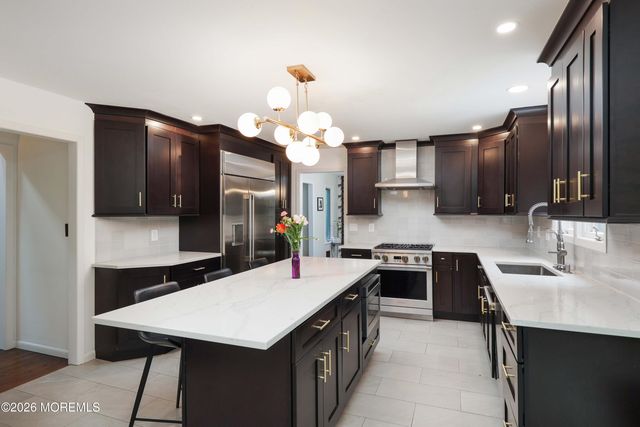 18 Constitution Drive, Leonardo, NJ 07737