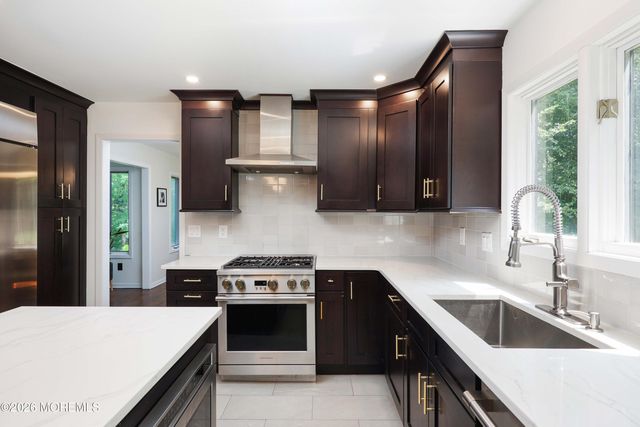 18 Constitution Drive, Leonardo, NJ 07737