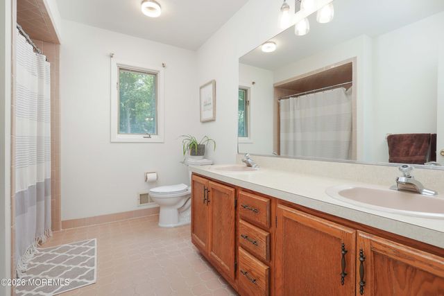 18 Constitution Drive, Leonardo, NJ 07737