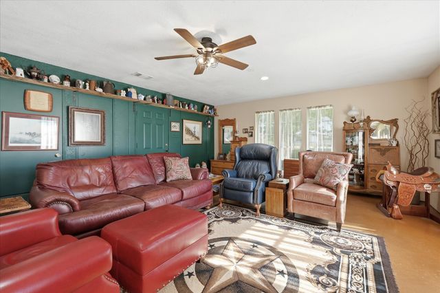1025 Dominique Drive, Weatherford, TX 76087