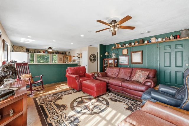 1025 Dominique Drive, Weatherford, TX 76087