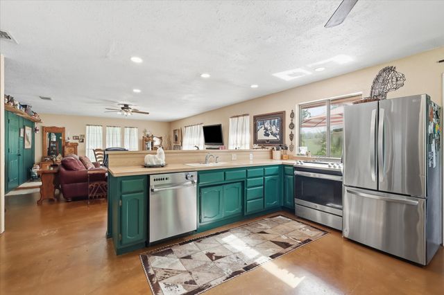 1025 Dominique Drive, Weatherford, TX 76087