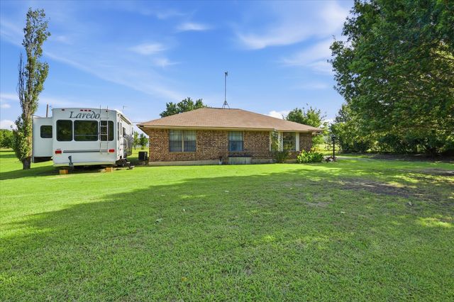 1025 Dominique Drive, Weatherford, TX 76087