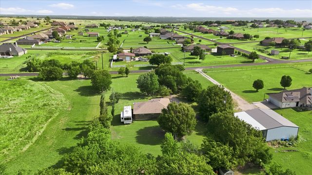 1025 Dominique Drive, Weatherford, TX 76087