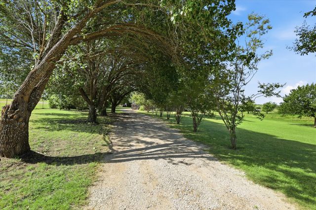 1025 Dominique Drive, Weatherford, TX 76087