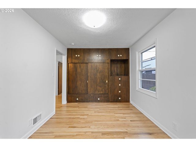 3214 Ne 80TH Ave, Portland, OR 97213